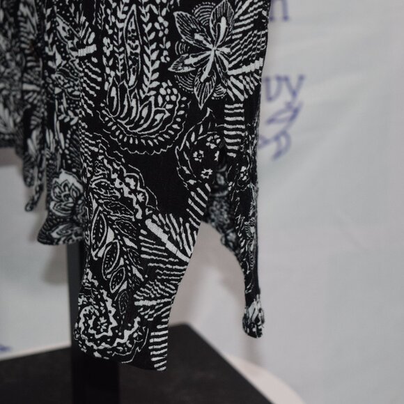 Sag Harbor Woman Black & White Button Front Blouse, Size 1X - Picture 7 of 13